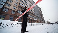 Сотрудники полиции и МЧС РФ на улице Репищева в Санкт-Петербурге. 9 февраля 2018 Сотрудники полиции и МЧС РФ на улице Репищева в Санкт-Петербурге. 9 февраля 2018