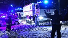 Автомобили МЧС России в Раменском районе Московской области, где самолет Ан-148 Саратовских авиалиний рейса 703 Москва-Орск потерпел крушение 11 февраля 2018 года Автомобили МЧС России в Раменском районе Московской области, где самолет Ан-148 Саратовских авиалиний рейса 703 Москва-Орск потерпел крушение 11 февраля 2018 года