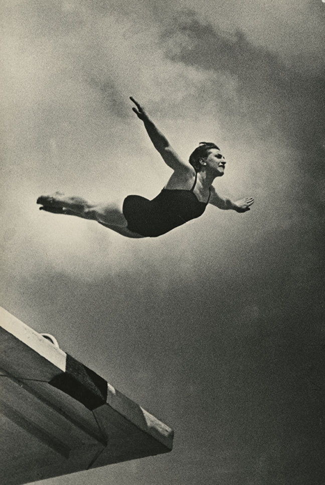 Работа фотографа Л. А. Бородулина Ласточка, 1960 Работа фотографа Л. А. Бородулина Ласточка, 1960