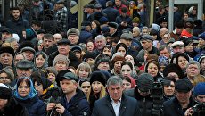 Прощание с погибшими при стрельбе у Свято-Георгиевского храма в Кизляре. 20 февраля 2018 Прощание с погибшими при стрельбе у Свято-Георгиевского храма в Кизляре. 20 февраля 2018