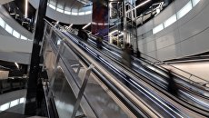 Эскалаторы в вестибюле станции Большой кольцевой линии Московского метрополитена. Архивное фото Эскалаторы в вестибюле станции Большой кольцевой линии Московского метрополитена. Архивное фото