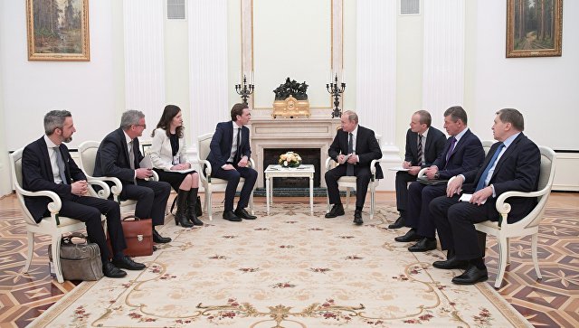 Президент РФ Владимир Путин и канцлер Австрии Себастьян Курц во время встречи. 28 февраля 2018