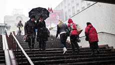 Снег в Москве. Архивное фото Снег в Москве. Архивное фото