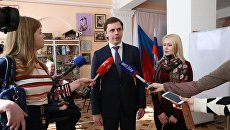 Врио губернатора Орловской области Андрей Клычков на избирательном участке во время голосования. 18 марта 2018 Врио губернатора Орловской области Андрей Клычков на избирательном участке во время голосования. 18 марта 2018