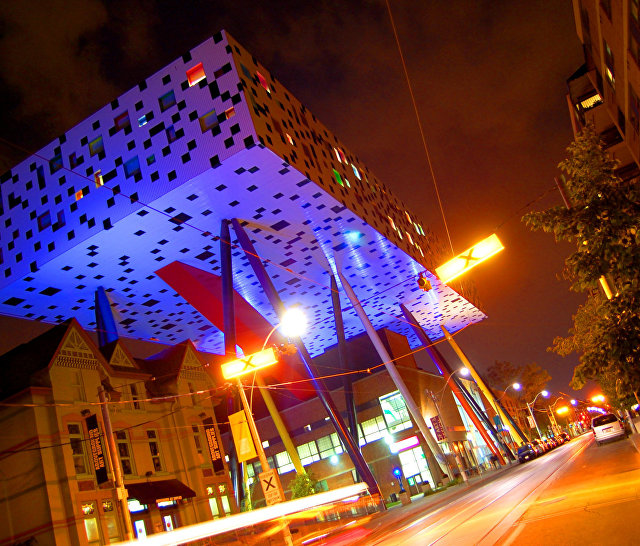 Здание OCAD в Торонто Здание OCAD в Торонто
