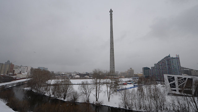 Недостроенная телебашня высотой 210 метров в центе Екатеринбурга. 22 марта 2018