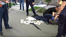 Задержание нападавшего на филиал банка в Ереване, Армения. 3 мая 2018 Задержание нападавшего на филиал банка в Ереване, Армения. 3 мая 2018