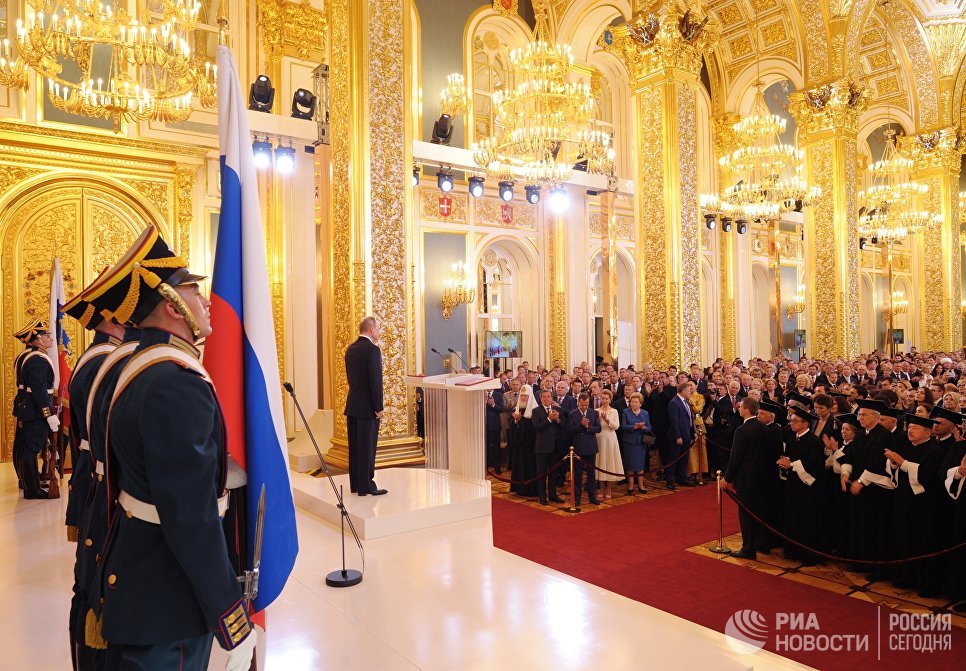 Избранный президент РФ Владимир Путин во время церемонии инаугурации в Кремле. 7 мая 2018