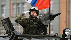 Военнослужащий на военном параде в Екатеринбурге, посвященном 73-й годовщине Победы в Великой Отечественной войн Дня Победы. 9 мая 2018 Военнослужащий на военном параде в Екатеринбурге, посвященном 73-й годовщине Победы в Великой Отечественной войн Дня Победы. 9 мая 2018