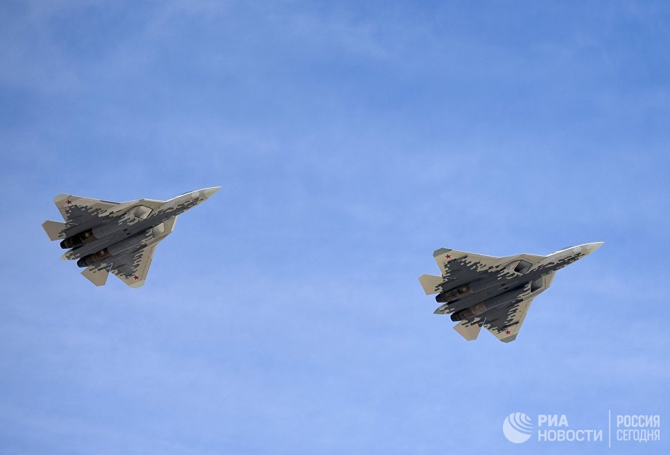 Многофункциональные истребители пятого поколения Су-57 на военном параде, посвященном 73-й годовщине Победы в ВОВ Многофункциональные истребители пятого поколения Су-57 на военном параде, посвященном 73-й годовщине Победы в ВОВ