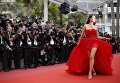 Румынская актриса Катринель Менгия на красной дорожке 71-го Каннского международного кинофестиваля Румынская актриса Катринель Менгия на красной дорожке 71-го Каннского международного кинофестиваля