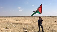 Палестинские дети на акциях протеста на границе сектора Газа с Израилем Палестинские дети на акциях протеста на границе сектора Газа с Израилем