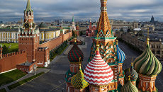 Купола Храма Василия Блаженного на Красной площади в Москве. Архивное фото Купола Храма Василия Блаженного на Красной площади в Москве. Архивное фото