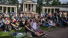 Посетители на XIV Международном фестивале Усадьба Jazz в музее-усадьбе Архангельское. 2017 Посетители на XIV Международном фестивале Усадьба Jazz в музее-усадьбе Архангельское. 2017