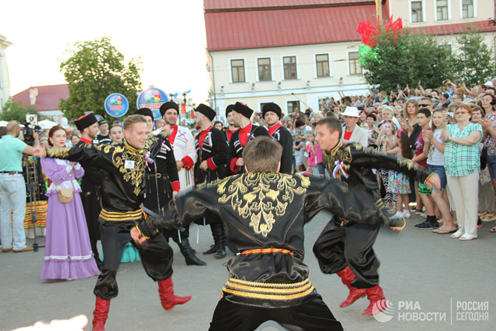 Финал XII Республиканского фестиваля национальных культур в белорусском Гродно Финал XII Республиканского фестиваля национальных культур в белорусском Гродно