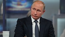 Президент РФ Владимир Путин отвечает на вопросы россиян во время ежегодной специальной программы Прямая линия с Владимиром Путиным. 7 июня 2018 Президент РФ Владимир Путин отвечает на вопросы россиян во время ежегодной специальной программы Прямая линия с Владимиром Путиным. 7 июня 2018