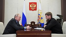 Президент РФ Владимир Путин и глава Чеченской Республики Рамзан Кадыров во время встречи. 15 июня 2018 Президент РФ Владимир Путин и глава Чеченской Республики Рамзан Кадыров во время встречи. 15 июня 2018