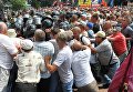 Столкновения митингующих с полицией у здания Рады Украины в Киеве. 19 июня 2018 Столкновения митингующих с полицией у здания Рады Украины в Киеве. 19 июня 2018