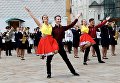 Выступление танцевального коллектива на торжественной церемонии выпуска офицеров из высших военных учебных заведений Министерства обороны РФ на Соборной площади в Кремле Выступление танцевального коллектива на торжественной церемонии выпуска офицеров из высших военных учебных заведений Министерства обороны РФ на Соборной площади в Кремле
