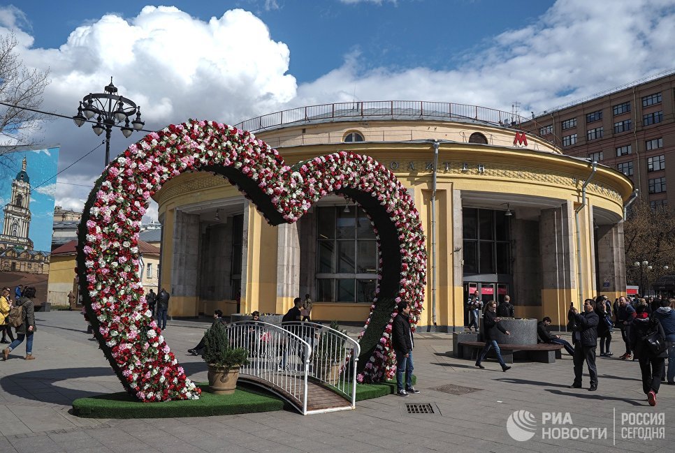 Метро новокузнецкая фото на улице