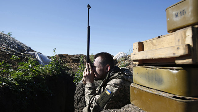 Ð£ÐºÑÐ°Ð¸Ð½ÑÐºÐ¸Ð¹ Ð²Ð¾ÐµÐ½Ð½ÑÐ¹ Ð½Ð° Ð¿Ð¾Ð·Ð¸ÑÐ¸Ð¸ Ð² ÑÐ°Ð¹Ð¾Ð½Ðµ ÐÐ°ÑÐ¸ÑÐ¿Ð¾Ð»Ñ. ÐÑÑÐ¸Ð²Ð½Ð¾Ðµ ÑÐ¾ÑÐ¾