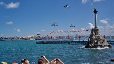 Во время военно-морского парада в Севастополе Во время военно-морского парада в Севастополе