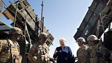 Президент Литвы Даля Грибаускайте у американского ракетного комплекса Patriot во время учений НАТО в Литве Президент Литвы Даля Грибаускайте у американского ракетного комплекса Patriot во время учений НАТО в Литве
