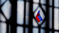 Флаг над зданием посольства России в Вашингтоне Флаг над зданием посольства России в Вашингтоне