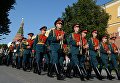 Оркестр перед выступлением у Итальянского грота в Александровском саду в Москве в рамках программы Военные оркестры в парках. 18 августа 2018 Оркестр перед выступлением у Итальянского грота в Александровском саду в Москве в рамках программы Военные оркестры в парках. 18 августа 2018