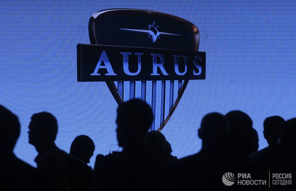 Журналисты на презентации автомобиля Aurus Senat на Московском международном автомобильном салоне 2018 Журналисты на презентации автомобиля Aurus Senat на Московском международном автомобильном салоне 2018