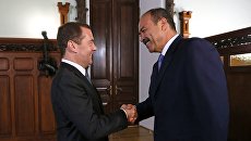 Дмитрий Медведев и премьер-министр Республики Узбекистан Абдулла Арипов во время встречи. 7 сентября 2018 Дмитрий Медведев и премьер-министр Республики Узбекистан Абдулла Арипов во время встречи. 7 сентября 2018