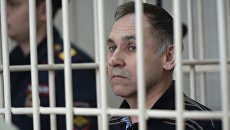 52-летний бывший милиционер Евгений Чуплинский, обвиняемый в убийстве 19 женщин с 1998 по 2005 год, во время оглашения ему приговора в Новосибирском областном суде. 6 марта 2018 52-летний бывший милиционер Евгений Чуплинский, обвиняемый в убийстве 19 женщин с 1998 по 2005 год, во время оглашения ему приговора в Новосибирском областном суде. 6 марта 2018