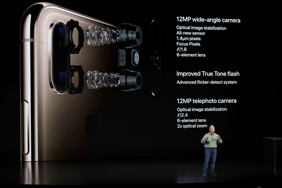 Cтарший вице-президент Apple маркетингу Фил Шиллер, рассказывает о камере в Apple iPhone XS. 12 сентября 2018 года Cтарший вице-президент Apple маркетингу Фил Шиллер, рассказывает о камере в Apple iPhone XS. 12 сентября 2018 года