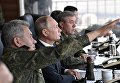 Верховный главнокомандующий ВС РФ, президент РФ Владимир Путин наблюдает за ходом военных маневров российских, монгольских и китайских вооруженных сил Восток-2018 Верховный главнокомандующий ВС РФ, президент РФ Владимир Путин наблюдает за ходом военных маневров российских, монгольских и китайских вооруженных сил Восток-2018