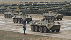 Парад участников военных маневров Восток-2018 на забайкальском полигоне Цугол. 13 сентября 2018. Парад участников военных маневров Восток-2018 на забайкальском полигоне Цугол. 13 сентября 2018.