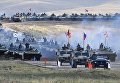 Военная техника во время парада военной техники, участвовавшей в учениях Восток-2018, на полигоне Цугол в Забайкальском крае Военная техника во время парада военной техники, участвовавшей в учениях Восток-2018, на полигоне Цугол в Забайкальском крае