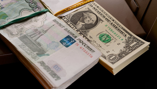 WSJ отметила успехи России в сокращении зависимости от доллара 