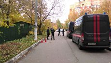 Сотрудники Главного следственного управления СК России по Московской области на месте происшествия в Архангельском Сотрудники Главного следственного управления СК России по Московской области на месте происшествия в Архангельском