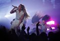 Дженнифер Лопес во время выступления на церемонии награждения American Music Awards в Лос-Анджелесе Дженнифер Лопес во время выступления на церемонии награждения American Music Awards в Лос-Анджелесе