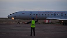 Самолет с членами основного экипажа МКС-57/58 космонавтом Роскосмоса Алексеем Овчининым и астронавтом NASA Ником Хейги в аэропорту Байконура. 11 октября 2018 Самолет с членами основного экипажа МКС-57/58 космонавтом Роскосмоса Алексеем Овчининым и астронавтом NASA Ником Хейги в аэропорту Байконура. 11 октября 2018