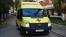 Автомобиль скорой помощи у Керченской больницы № 1 имени Н. И. Пирогова, в которую привозят пострадавших при нападении на Керченский политехнический колледж. 18 октября 2018 Автомобиль скорой помощи у Керченской больницы № 1 имени Н. И. Пирогова, в которую привозят пострадавших при нападении на Керченский политехнический колледж. 18 октября 2018