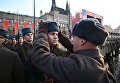 Участники марша, посвященного 77-летию военного парада 1941 года, на Красной площади в Москве Участники марша, посвященного 77-летию военного парада 1941 года, на Красной площади в Москве