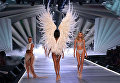Показ Victoria’s Secret в Нью-Йорке Показ Victoria’s Secret в Нью-Йорке