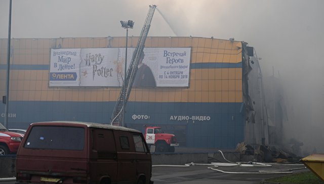 Пожар в гипермаркете в Санкт-Петербурге полностью ликвидирован 