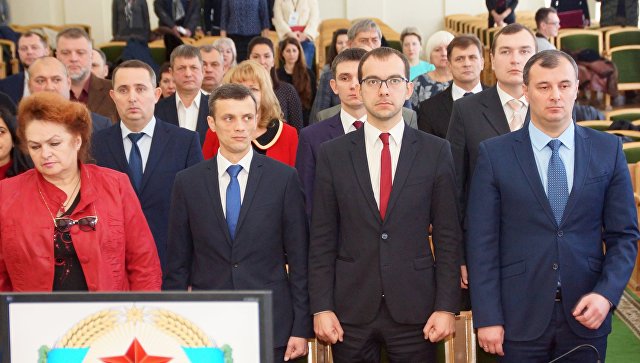Депутаты во время первого заседания парламента ЛНР нового созыва. Архивное фото