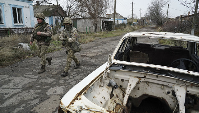 Украинские военные на линии разграничения в Донбассе. 28 ноября 2018