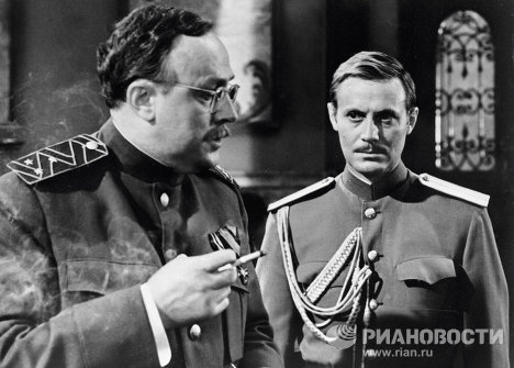 Актеры В. Стржельчик и Ю. Соломин в фильме Адъютант его превосходительства Актеры В. Стржельчик и Ю. Соломин в фильме Адъютант его превосходительства