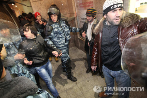 Меры безопасности у Киевского вокзала Меры безопасности у Киевского вокзала