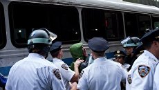 В Нью-Йорке арестованы участники движения Захвати Уолл-стрит В Нью-Йорке арестованы участники движения Захвати Уолл-стрит