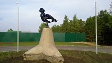 Набережные Челны птица памятник набережная Набережные Челны птица памятник набережная
